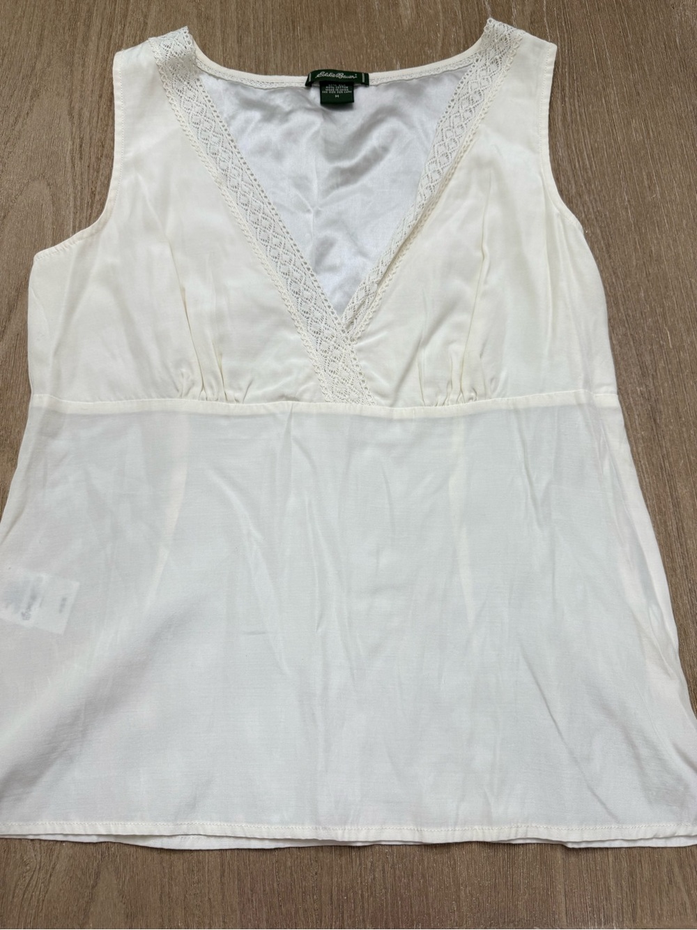 Eddie Bauer Women's cream Lace Trim V-Neck Sleeveless Blouse Top Medium